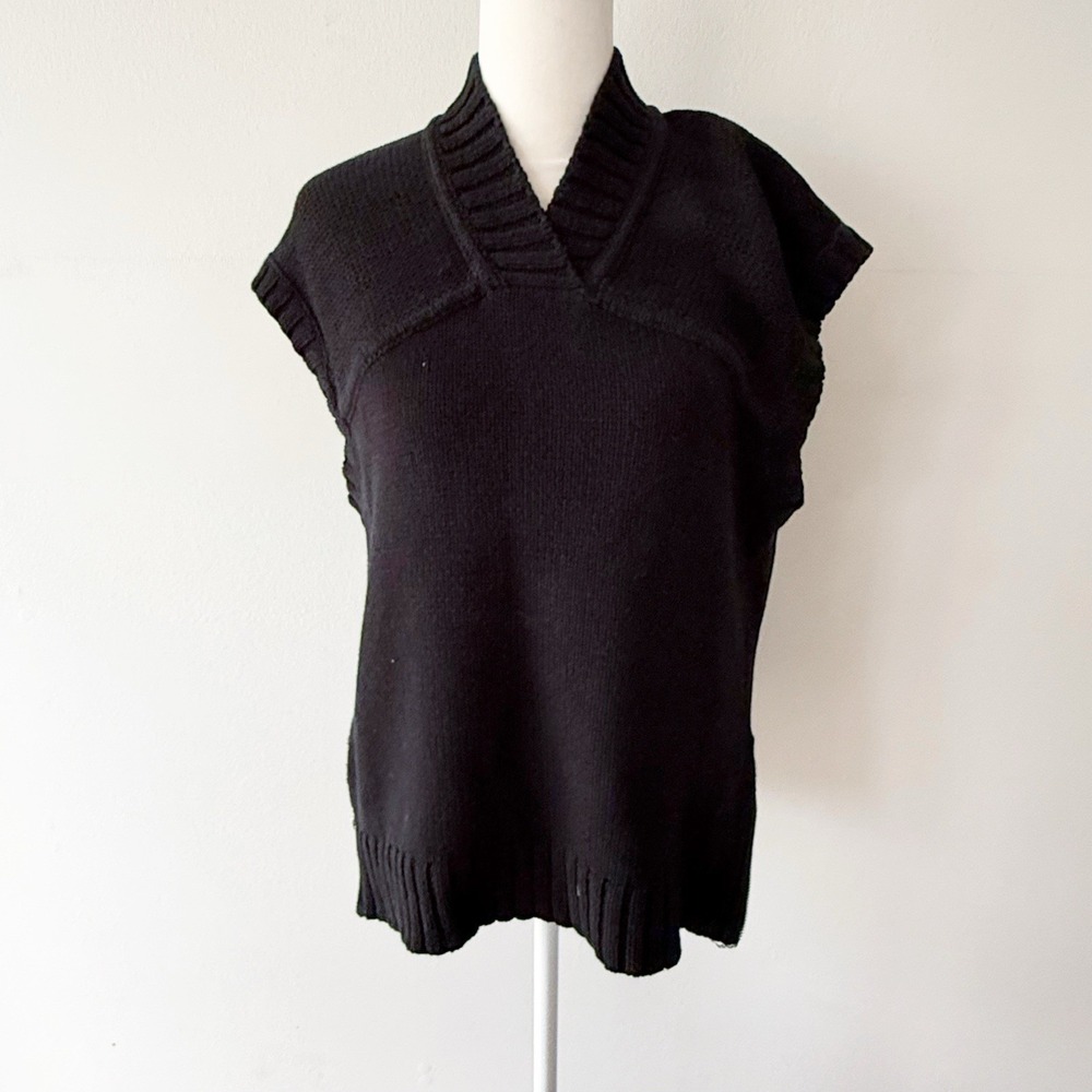 White Warren Sweater Vest Women XS Black Goth Grunge Edgy Chic Minimalist Money